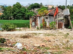 Moradores del Ozama aseguran que ofertas de URBE no alcanzan para comenzar de nuevo