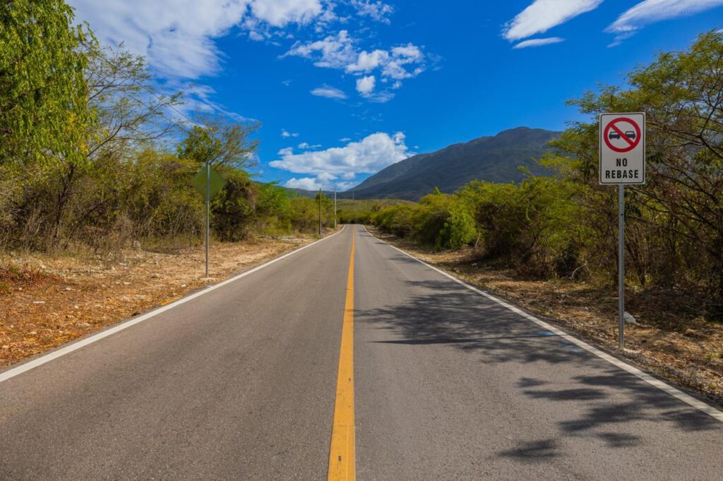 Inauguración de la carretera Cabral-Polo